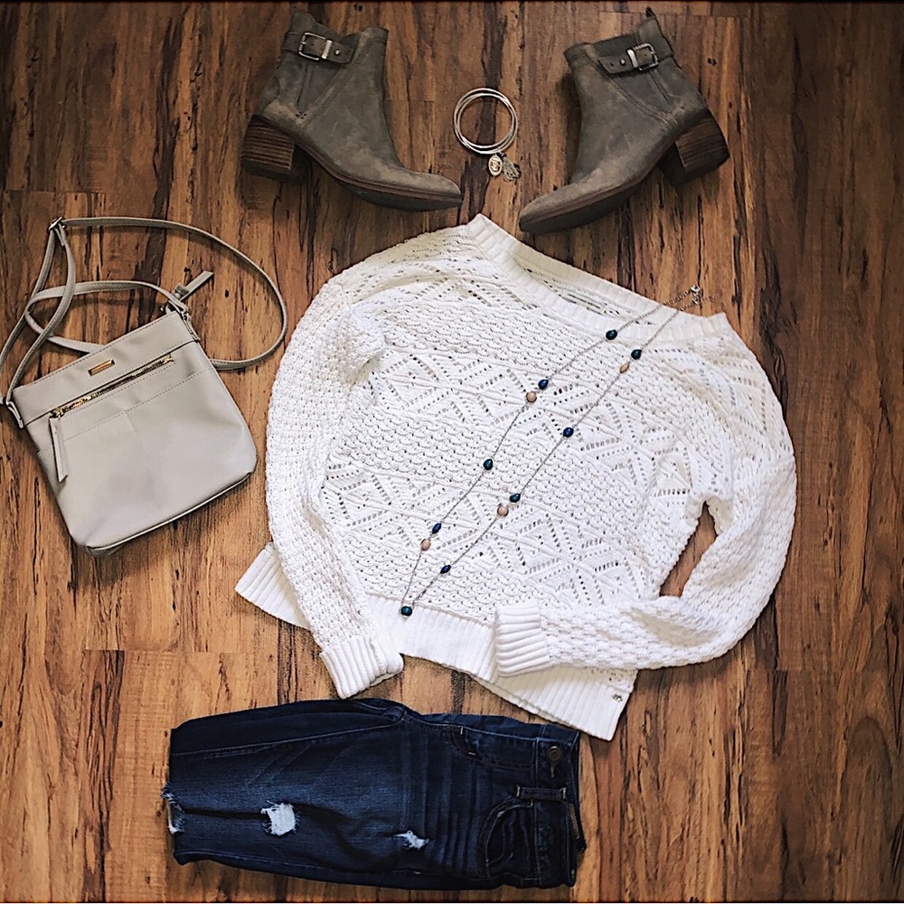 American Eagle Outfitters White Crop Sweater